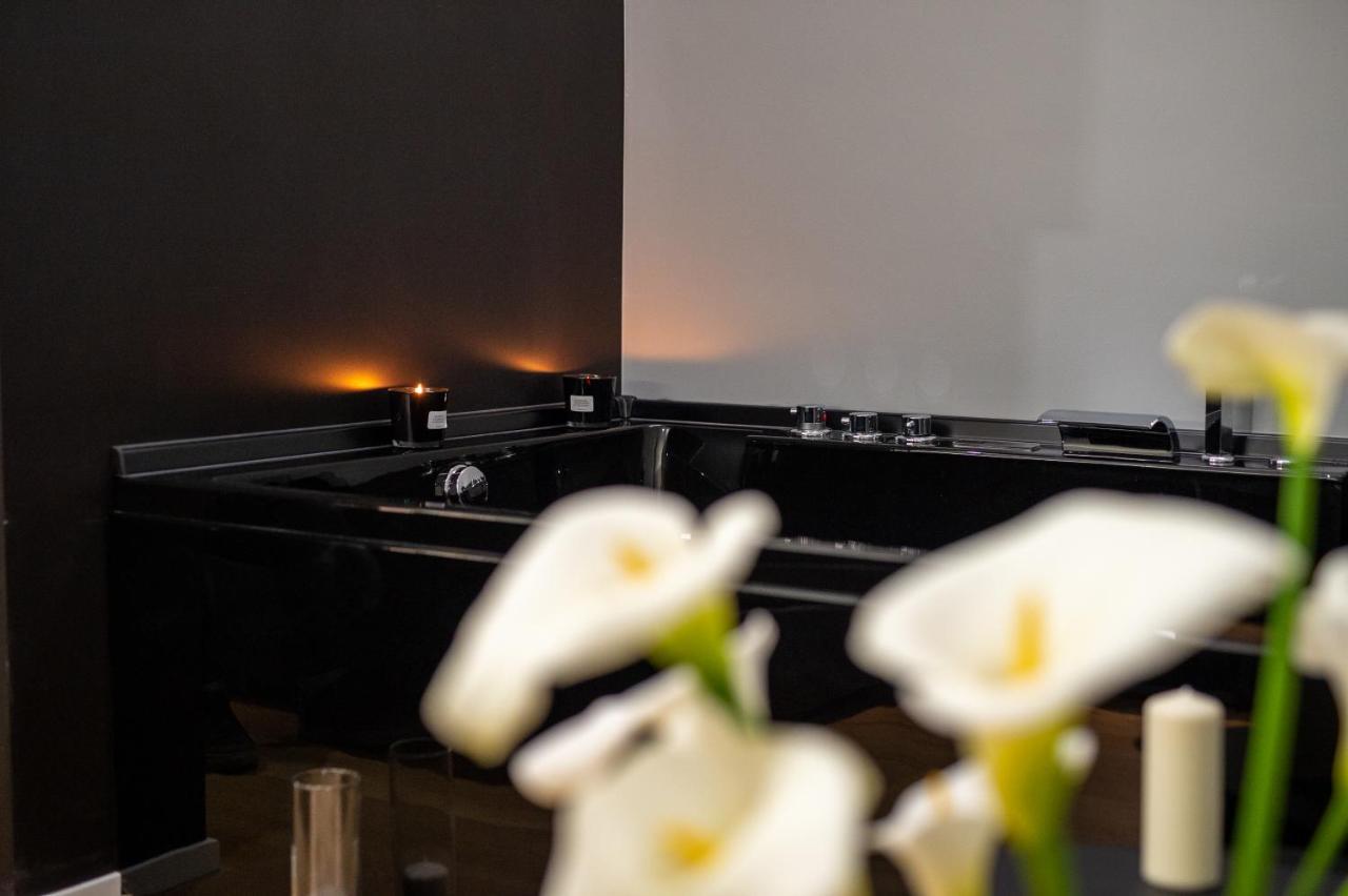Contemporaneamente 147 - Modern & Comfort Rooms Bari Kültér fotó